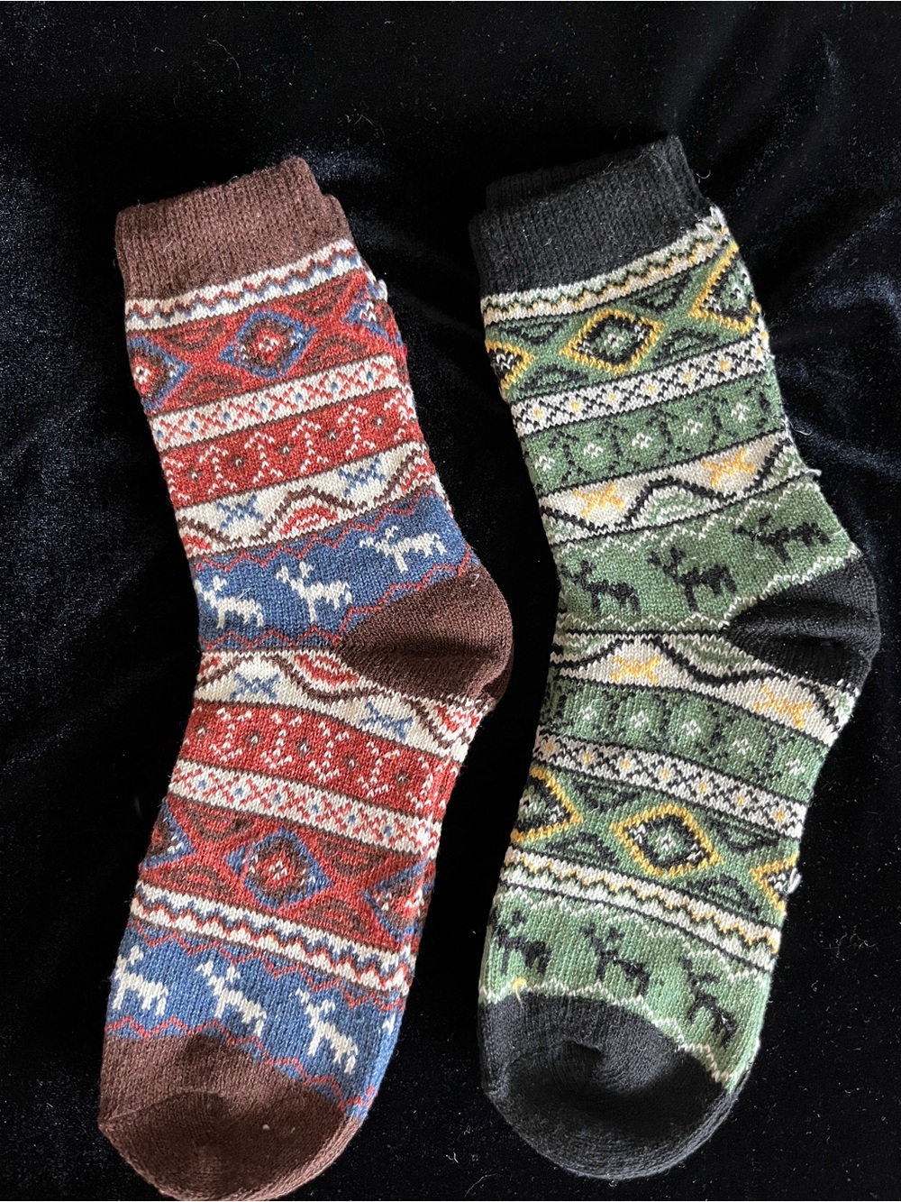 Lot of 2 Faire Isle Socks Green / Black & Brown / Blue Large
